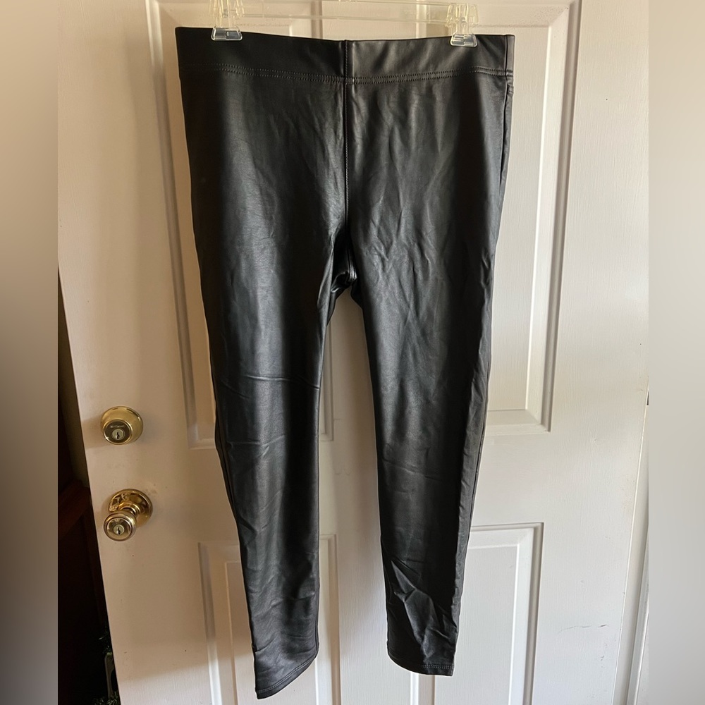 EUC Women’s LOFT Faux Leather Leggings Sz 12